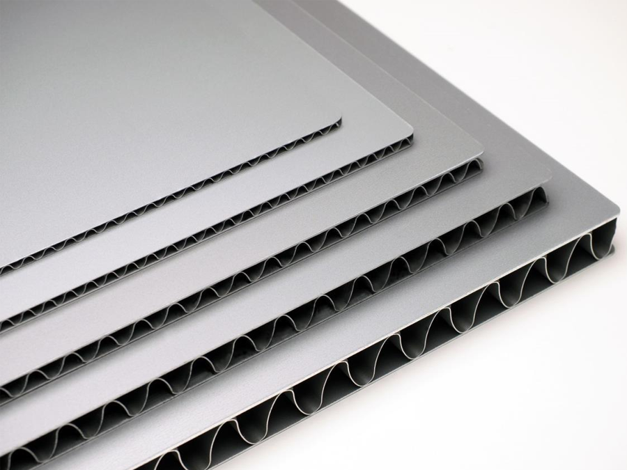 Korrugerad kompositpanel i aluminium